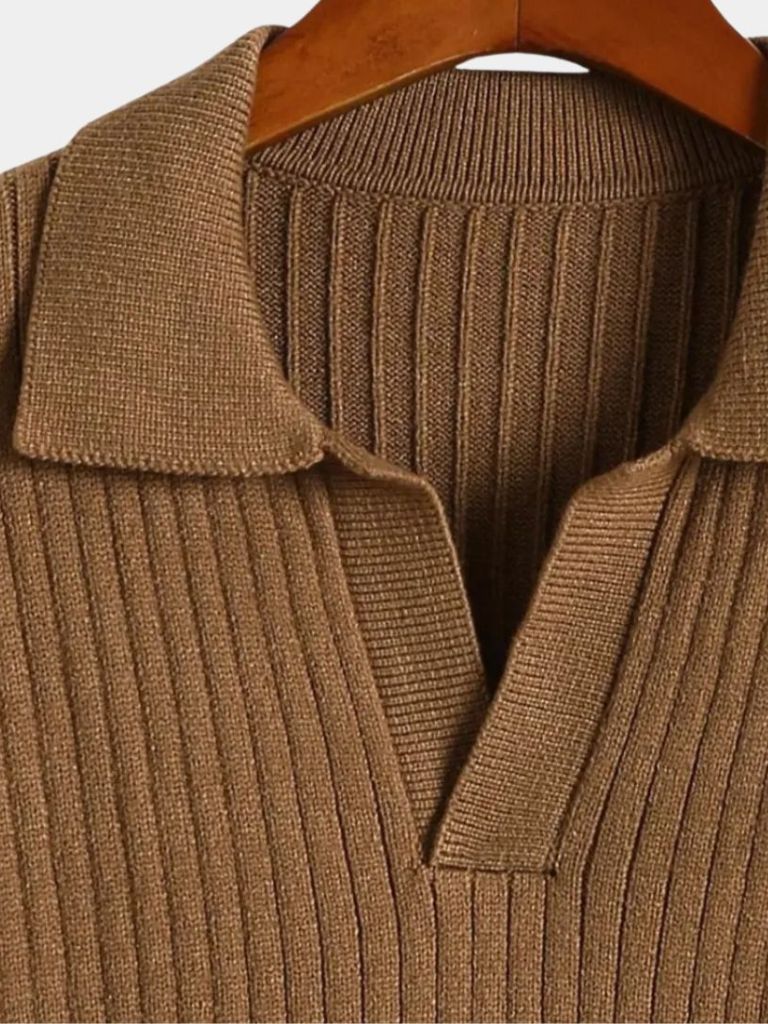 Close-up of the collar and ribbed knit on the shoulder