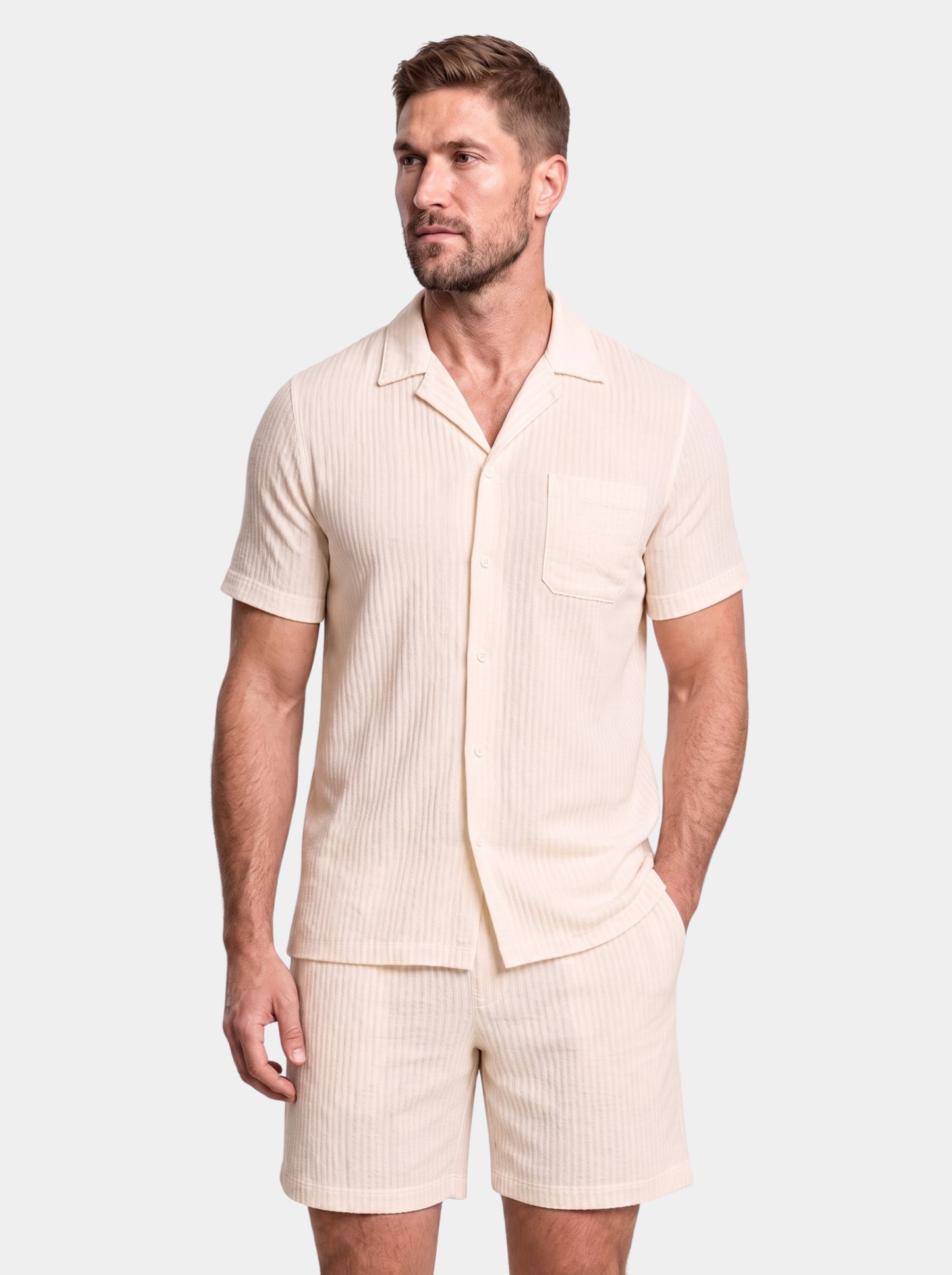 Conjunto minimalista de pantalones cortos y camisa de pana - Cross & Crown