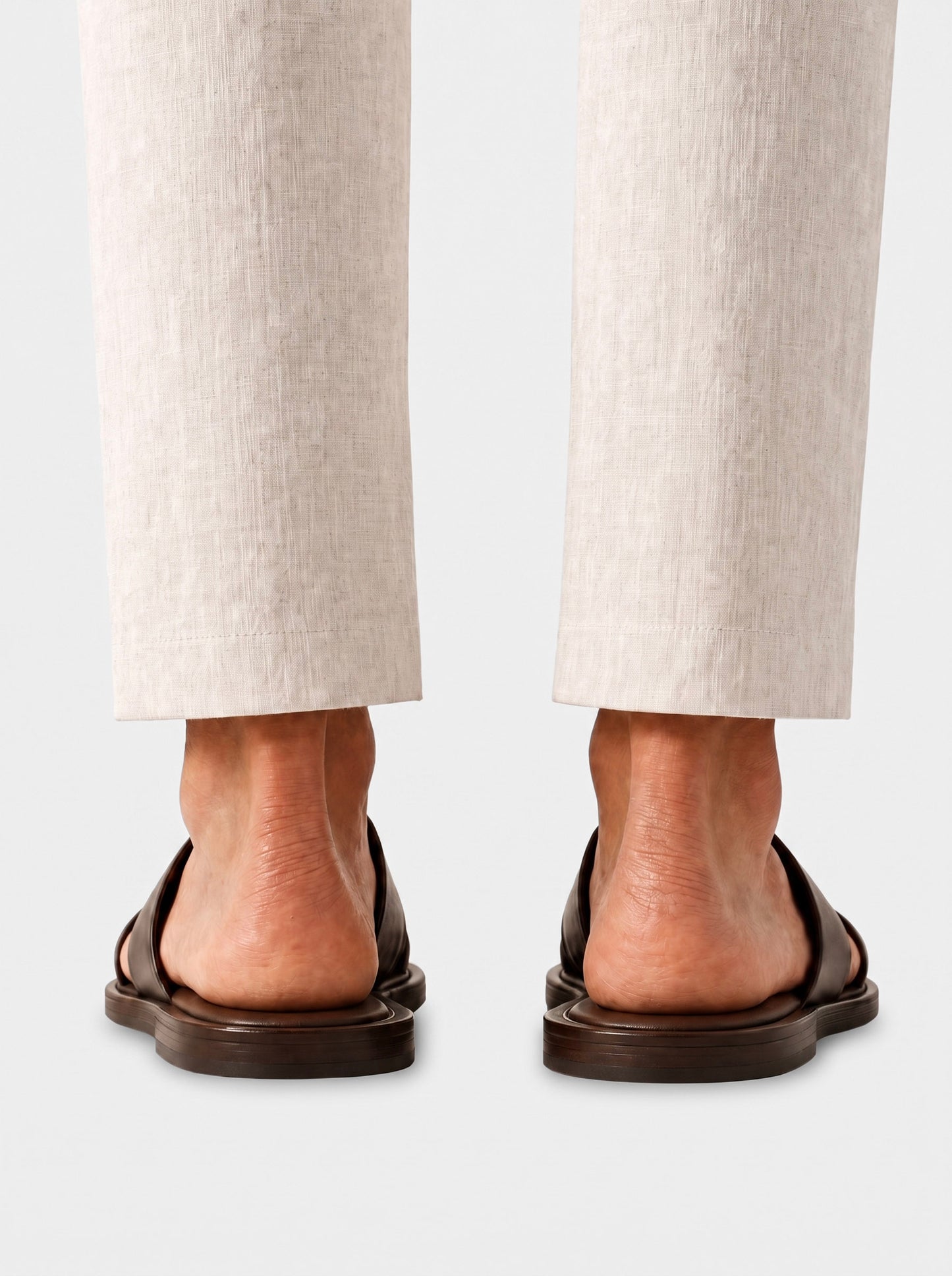Sandalias tipo slide urbanas Legacy – Cross & Crown