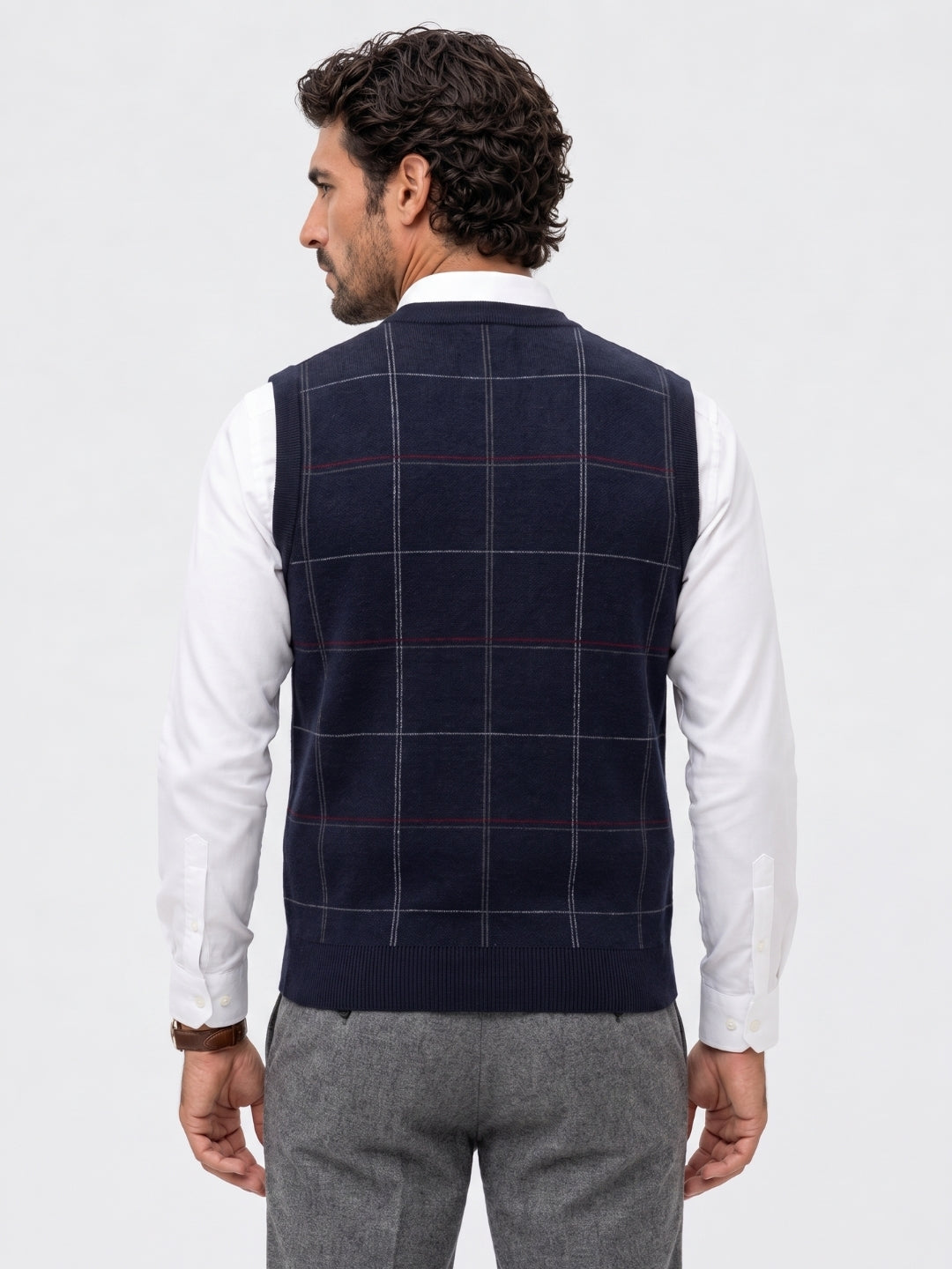 Colete de tricô xadrez estilo acadêmico - Cross & Crown