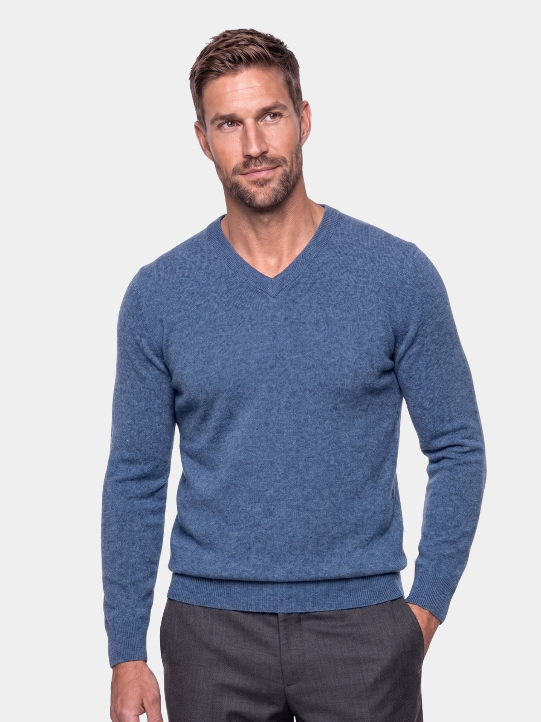 Suéter de malha de cashmere com decote em V - Cross & Crown