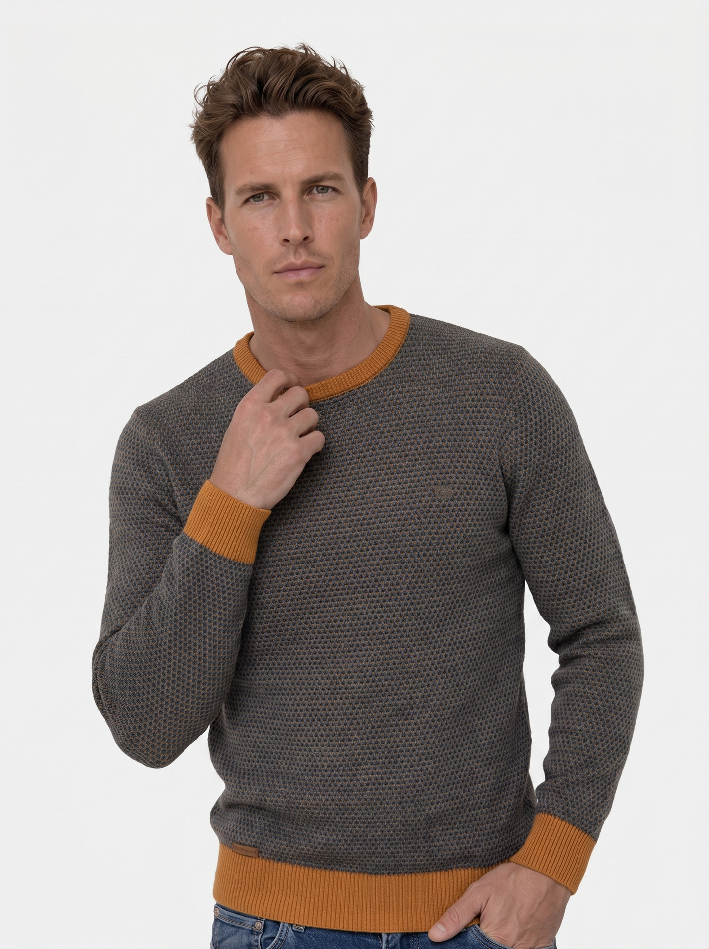 Essential Sweater - Cross & Crown