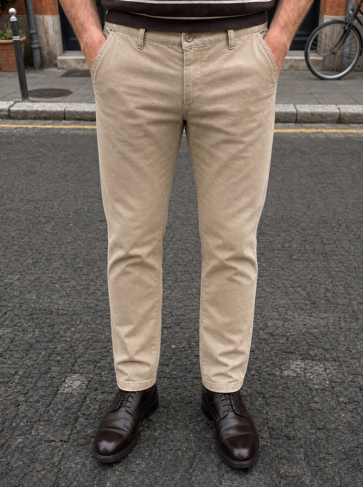 Pantalones minimalistas rectos - Cross & Crown